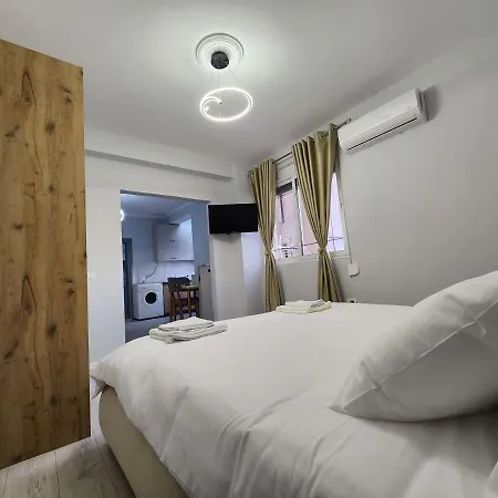 Sweet Dreams Sari Tirana